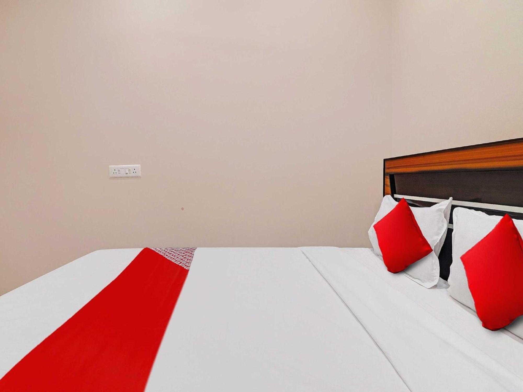 Hotel O Vasista Residency Hyderabad Exteriör bild