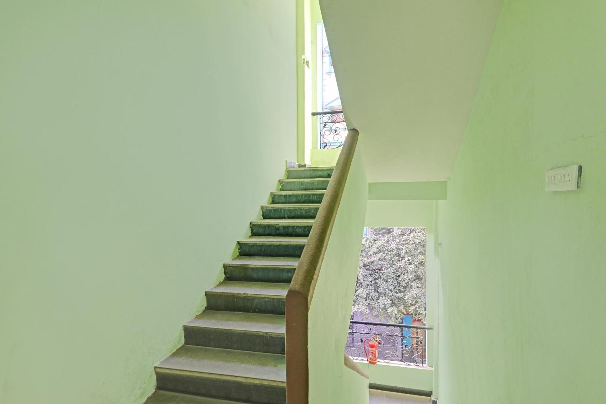 Hotel O Vasista Residency Hyderabad Exteriör bild