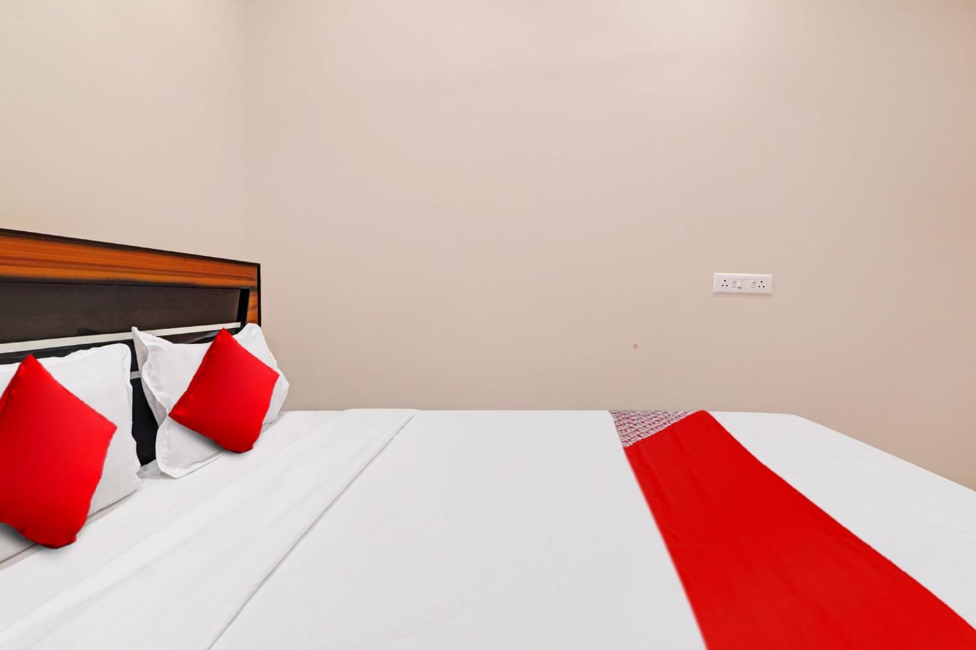 Hotel O Vasista Residency Hyderabad Exteriör bild